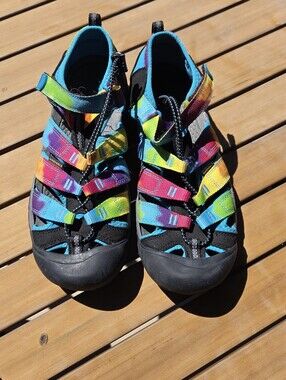 Tie-dye Keen size 39 (women's 8.5/kids 7)